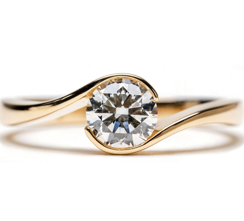 Fairtrade 9ct Yellow Gold Solitaire Crossover Engagement Ring