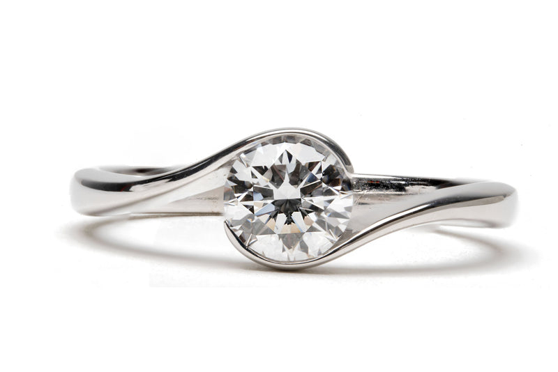 Fairtrade 9ct White Gold Solitaire Crossover Engagement Ring